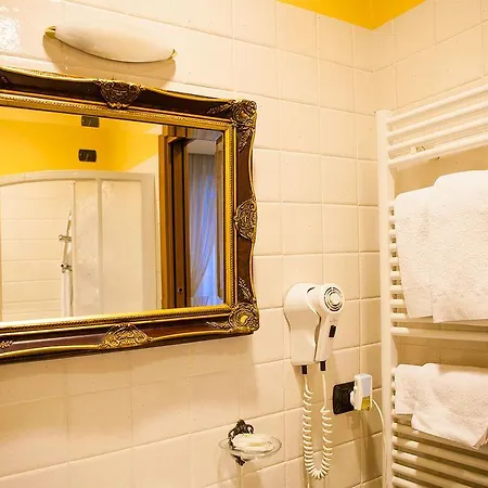 La Hotel 2*
